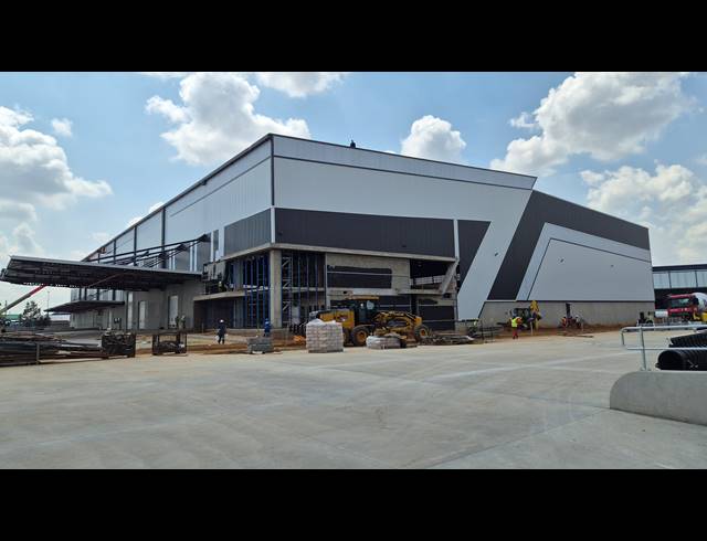 9,910M² WAREHOUSE TO LET IN JET PARK